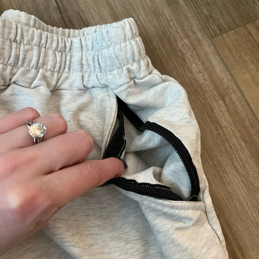 ECHT Men's Light Gray Athletic Shorts‎